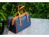 MAYA Duffle bag - In Natural Milled Leather - Blue Navy