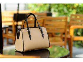 MAYA Duffle bag - In Natural Milled Leather - Beige