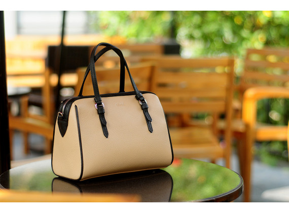 MAYA Duffle bag - In Natural Milled Leather - Beige