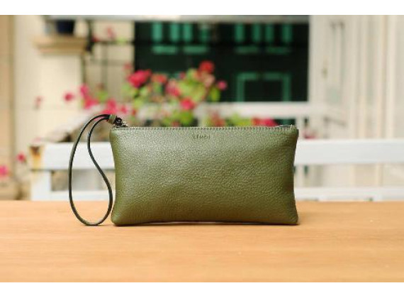 MABEL Clutch - Clutch cầm tay khóa kéo nữ bằng da thật màu Xanh Oliu - FQ19-61